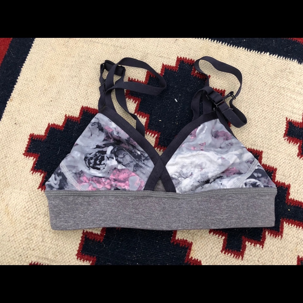 Lululemon sports bra!